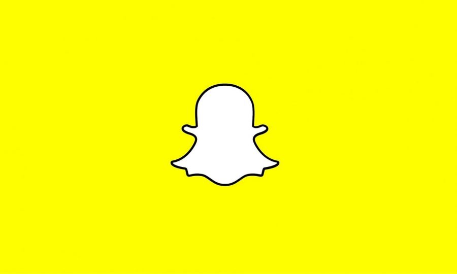 Snapchat Logo
https://pixabay.com/en/snapchat-social-media-photograph-1360003/