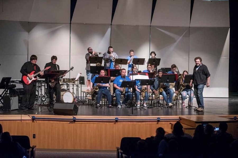 The Jazz Band led by Dr. Tristan Eggener perform for the SE Jazz Fest at Durant High School at Jazz Fest 2017
From left to right:Joe Jackson , John Jackson, John Vietta, David Johnson, Calli Schoggins, Andrew Gregg, Michael Waters, Evan Wolfe, Jamie Guiermo, Dakota Cole, Lucy Harbin, Isiah Posey, Jacob Alexander, AJ Birdsong, Tristan Eggener.